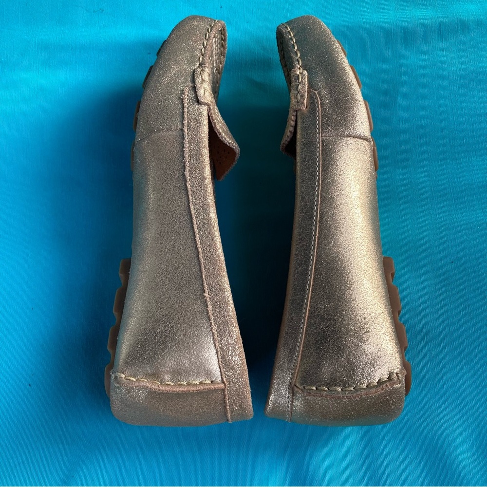UGG Women's Clair Driver Loafer Metallic Gold Leather Size 7.5 Shoes - Picture 11 of 15